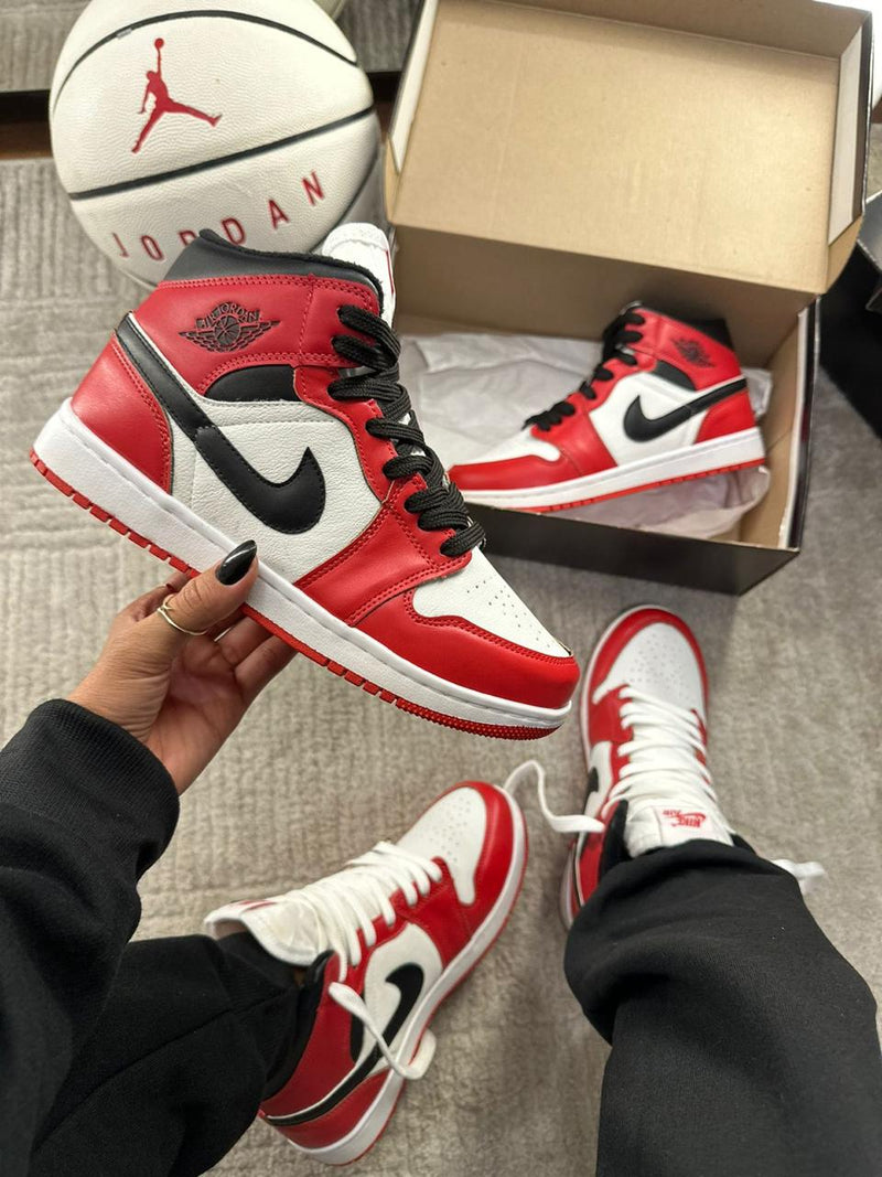 Tênis Nike Jordan Preto e Vermelho