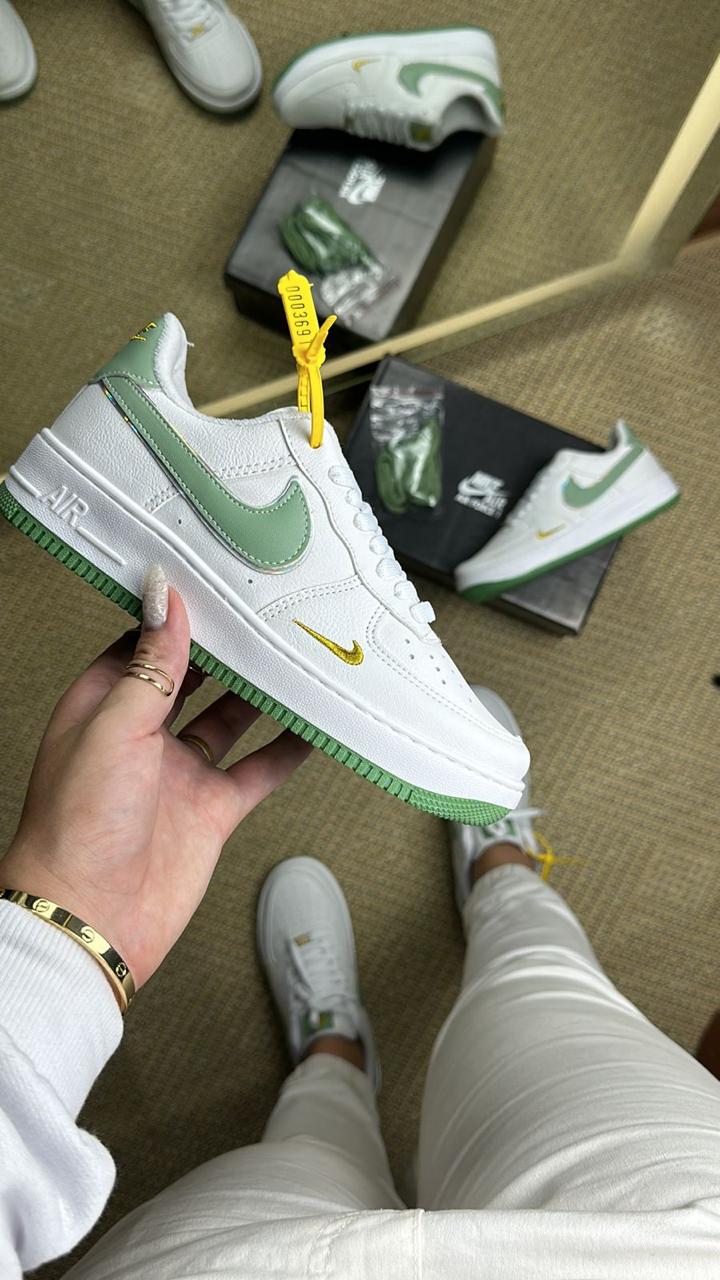 Tênis Nike Air Force Verde Grama